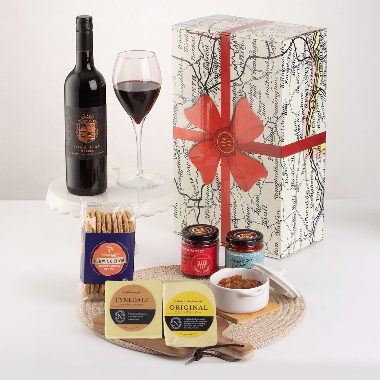 Northumbrian Cheese and Wine Selection Gift Hamper